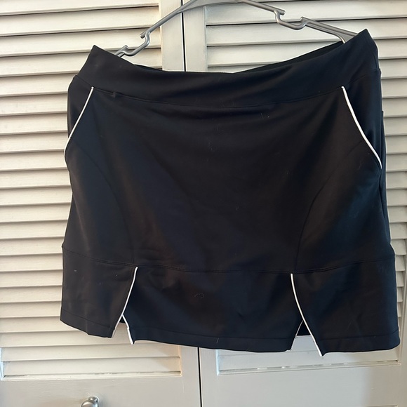 NEW Adidas Women's Climacool Golf Skirt w/pockets, Size Small (4-6) - Picture 1 of 3